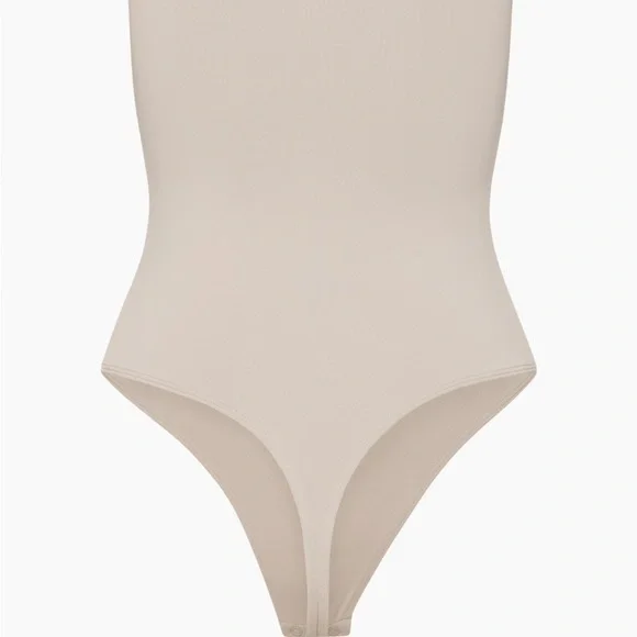 Aritzia Virtual Contour Bodysuit in Beige - Picture 3 of 5